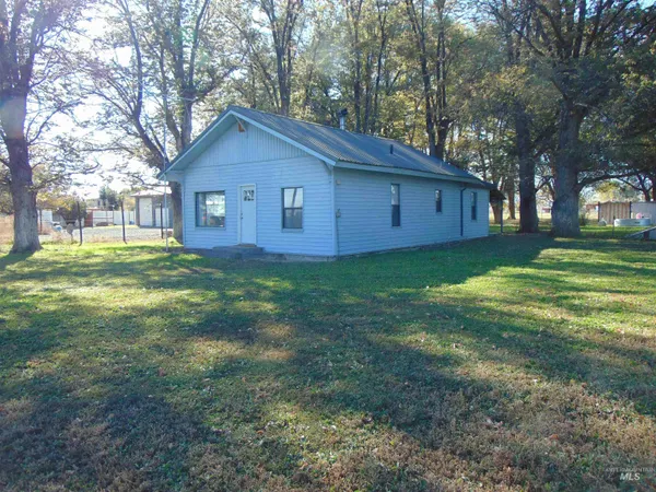 $309,900 | 2933 2nd Street, Harper, OR 97906