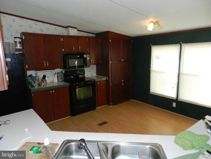 14372 Dry Bridge Road Ruther Glen, VA 22546 - Photo 12 of 19 Kitchen