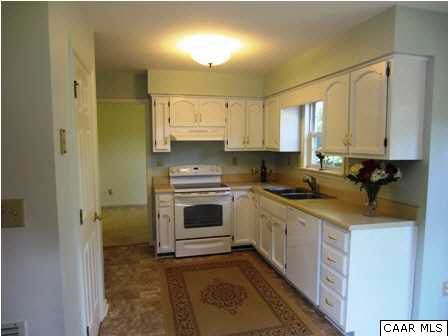 833 Harris Road Charlottesville, VA 22902 - Photo 4 of 21 There is a large Breakfast Room off the Kitchen.