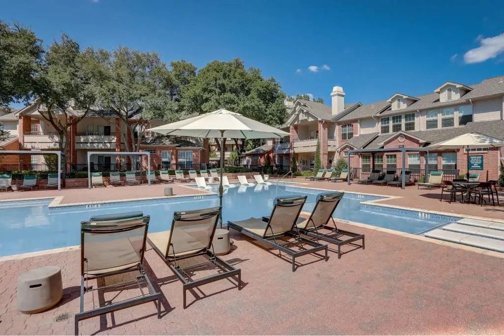 17250 Knoll Trail Drive, Unit 1603 Dallas, TX 75248 - Photo 4 of 25 Pool