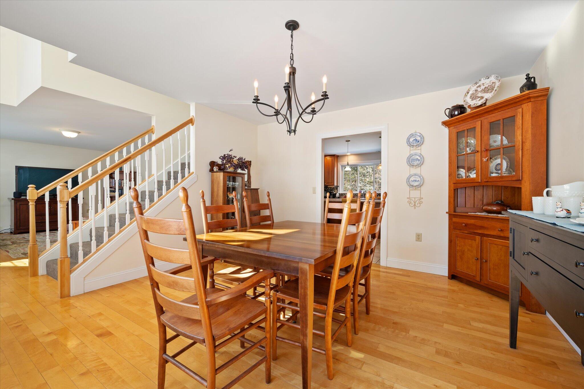 19 Crestview Drive Orono, ME 04473 - Photo 11 of 70 40-Dining Room