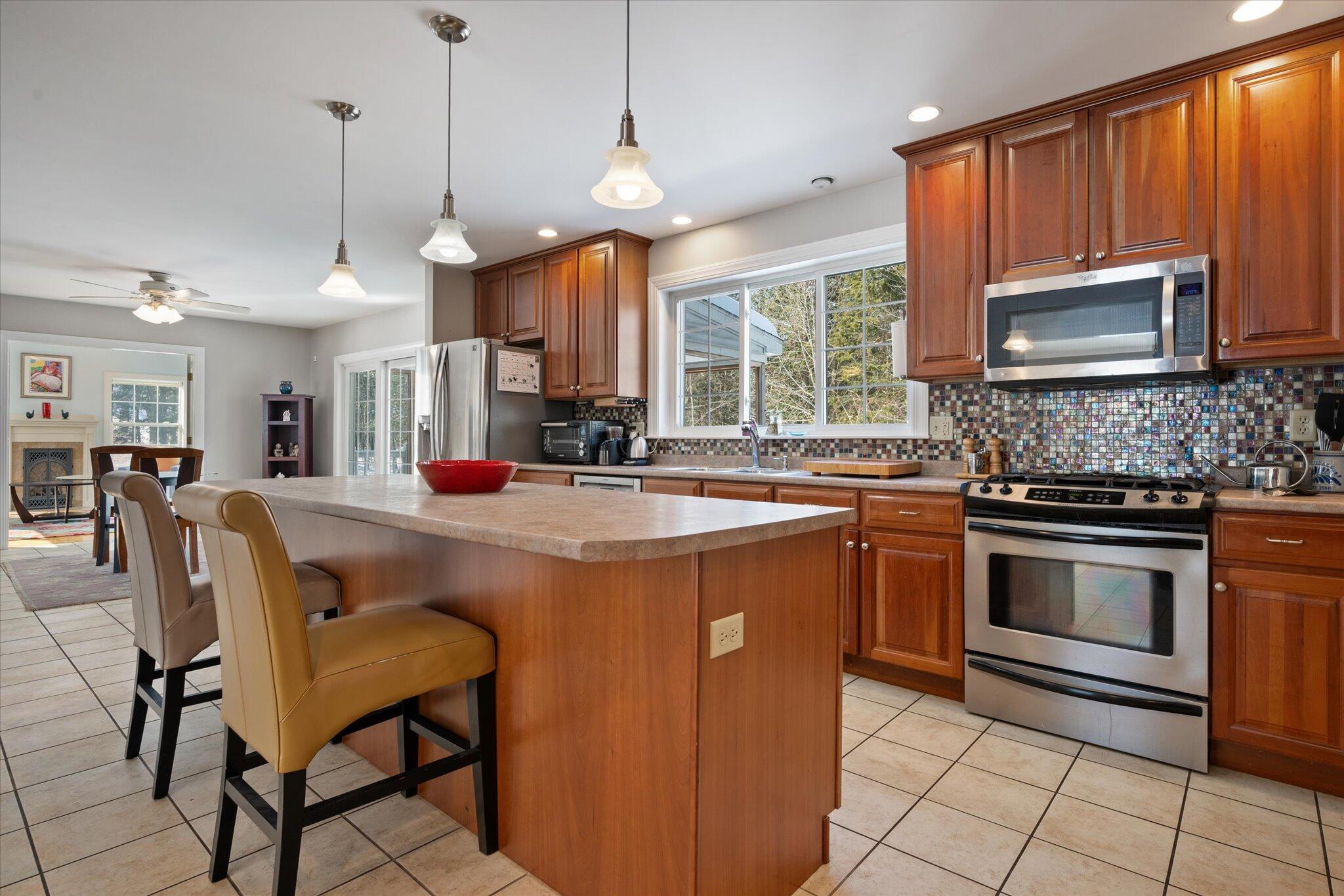 19 Crestview Drive Orono, ME 04473 - Photo 13 of 70 30-Kitchen