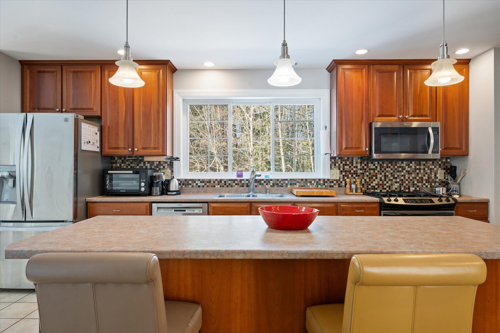 19 Crestview Drive Orono, ME 04473 - Photo 14 of 70 32-Kitchen