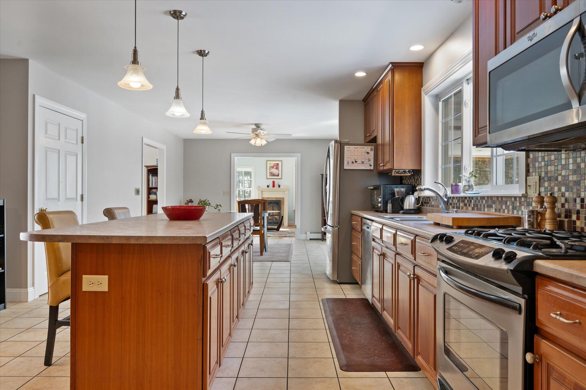 19 Crestview Drive Orono, ME 04473 - Photo 19 of 70 31-Kitchen