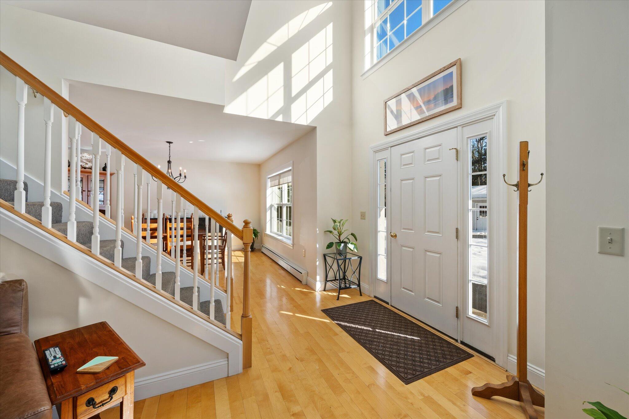 19 Crestview Drive Orono, ME 04473 - Photo 8 of 70 16-Foyer