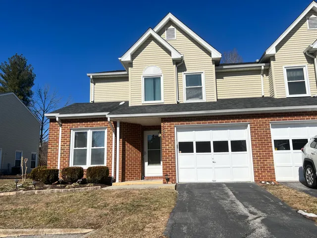 $265,000 | 7226 Scarlet Oak Drive, Roanoke, VA 24019
