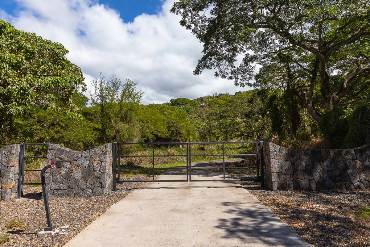 75-5641 Hienaloli Road Holualoa, HI 96725 - Photo 16 of 16 a view of outdoor space and yard