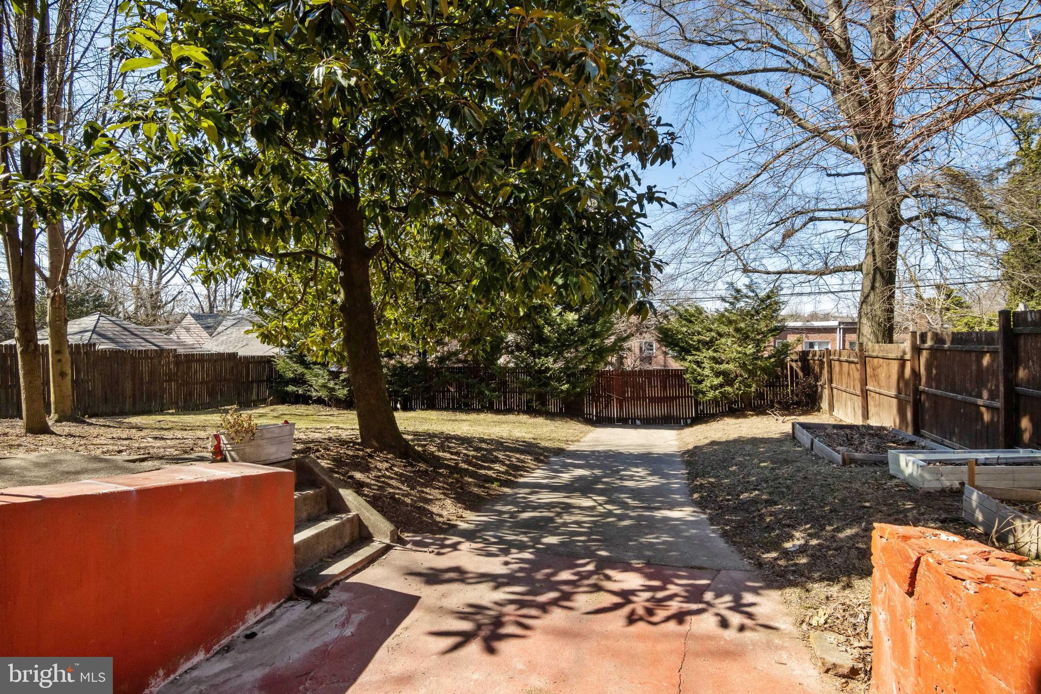 4128 Westview Road Baltimore, MD 21218 - Photo 29 of 37 Private Drive