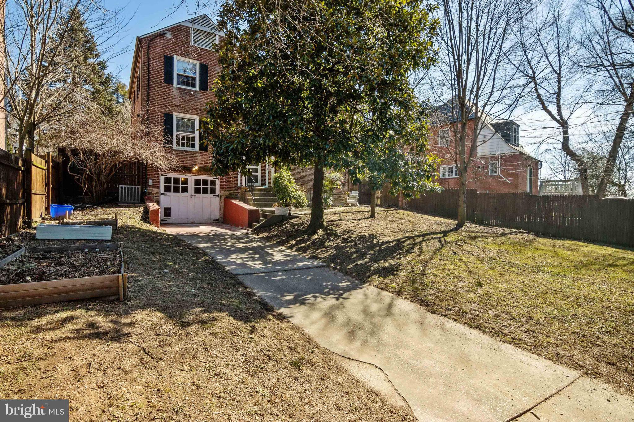 4128 Westview Road Baltimore, MD 21218 - Photo 5 of 37 Fenced in backyard with private drive and garage