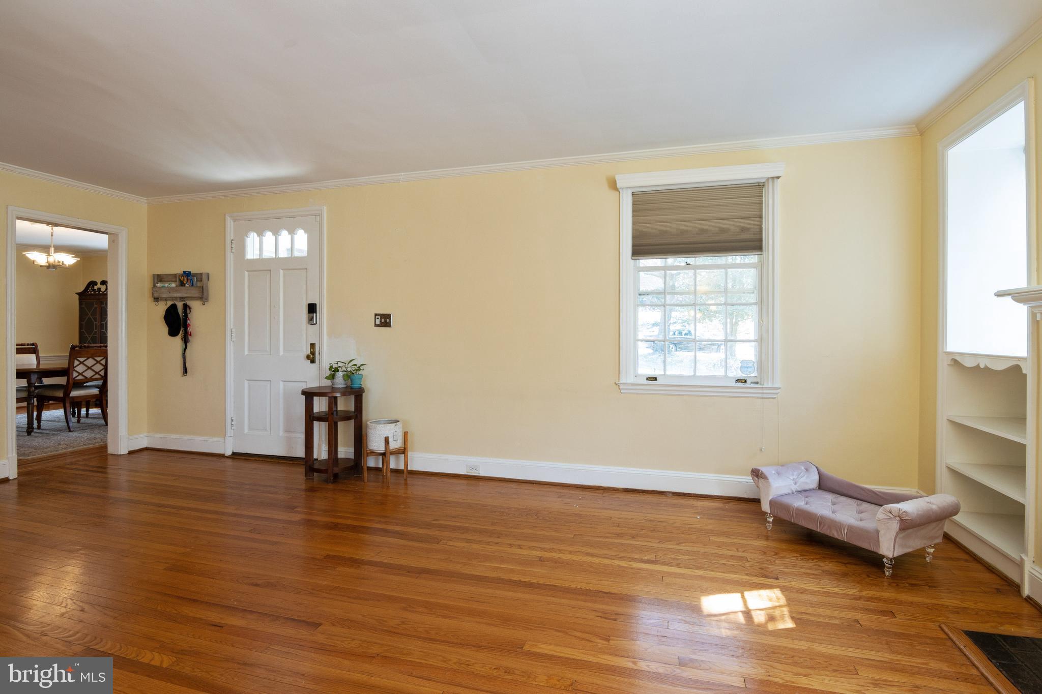 4128 Westview Road Baltimore, MD 21218 - Photo 6 of 37 Living Room
