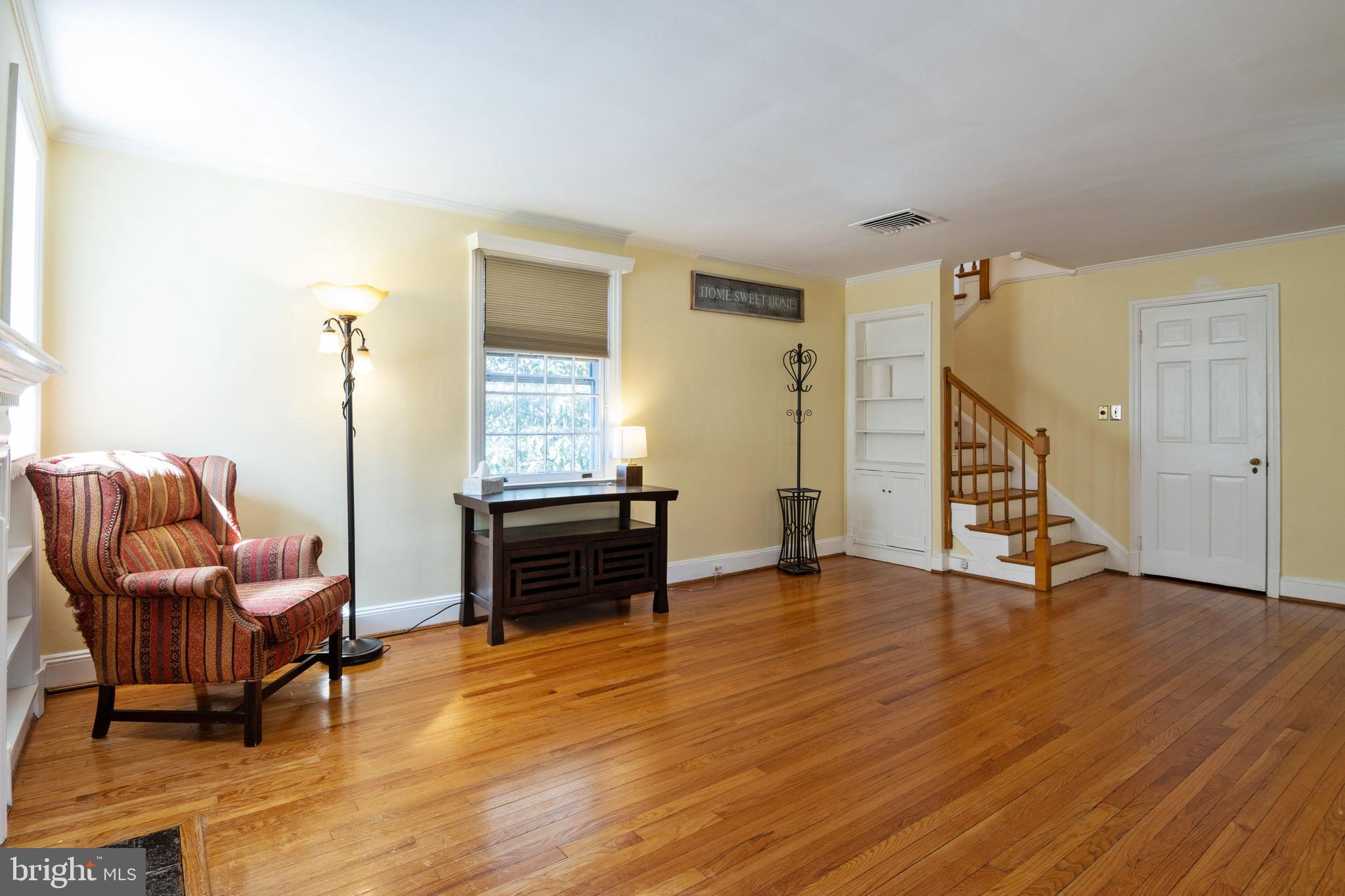 4128 Westview Road Baltimore, MD 21218 - Photo 8 of 37 Living Room