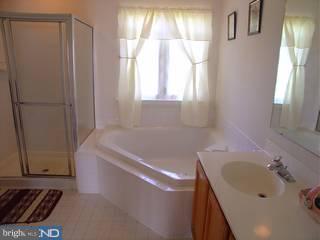 56 Stanford Road East Pennington, NJ 08534 - Photo 5 of 6 Gallery Image 5