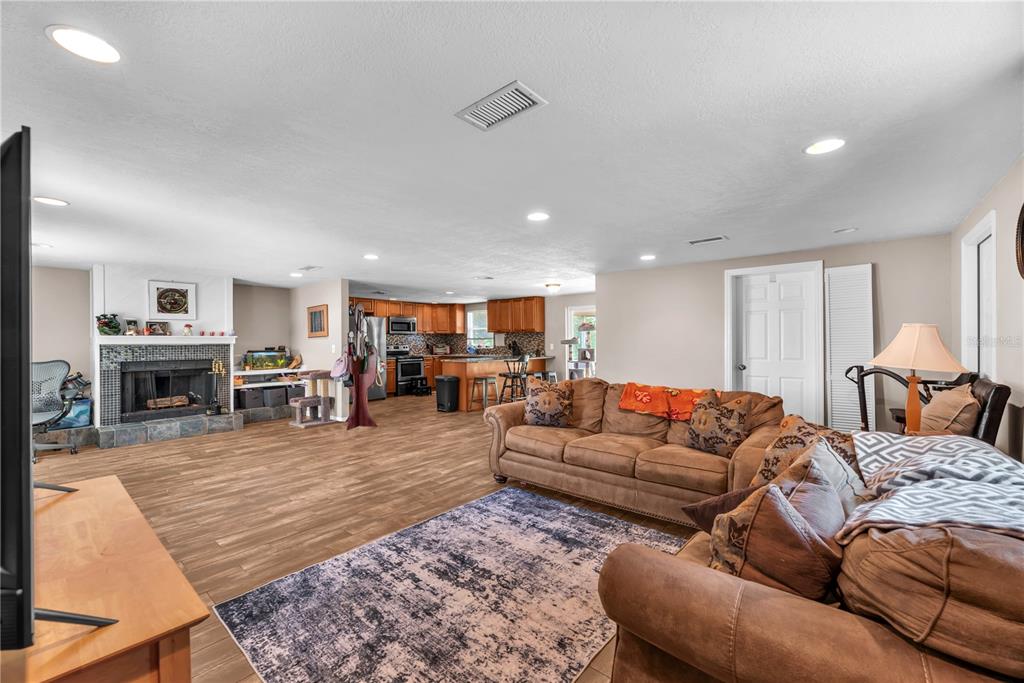 1815 30th Street Southeast Ruskin, FL 33570 - Photo 13 of 31