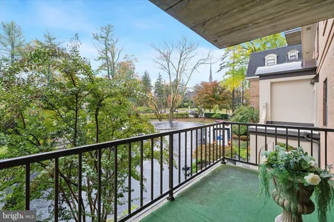 $424,000 | 601 Montgomery Avenue, Unit 204, Bryn Mawr, PA 19010