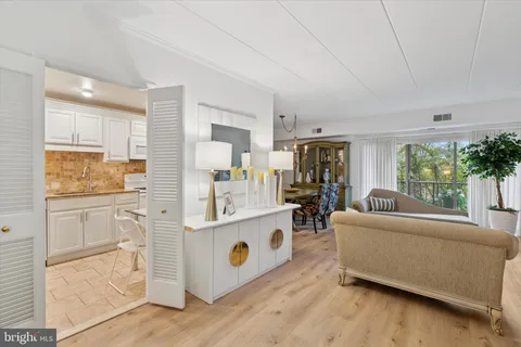 $424,000 | 601 Montgomery Avenue, Unit 204, Bryn Mawr, PA 19010