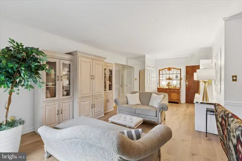 $424,000 | 601 Montgomery Avenue, Unit 204, Bryn Mawr, PA 19010