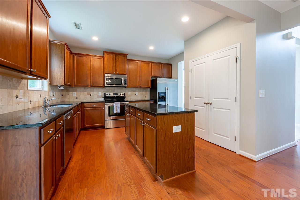 419 Glenview Lane Durham, NC 27703 - Photo 12 of 29