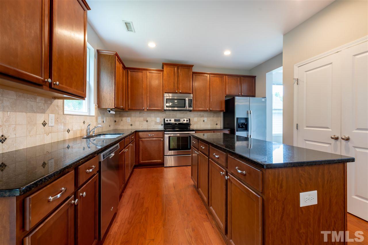 419 Glenview Lane Durham, NC 27703 - Photo 14 of 29