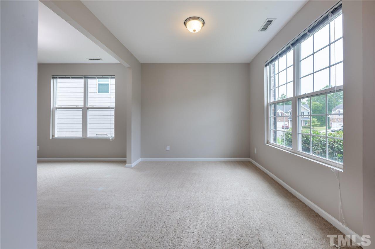 419 Glenview Lane Durham, NC 27703 - Photo 4 of 29