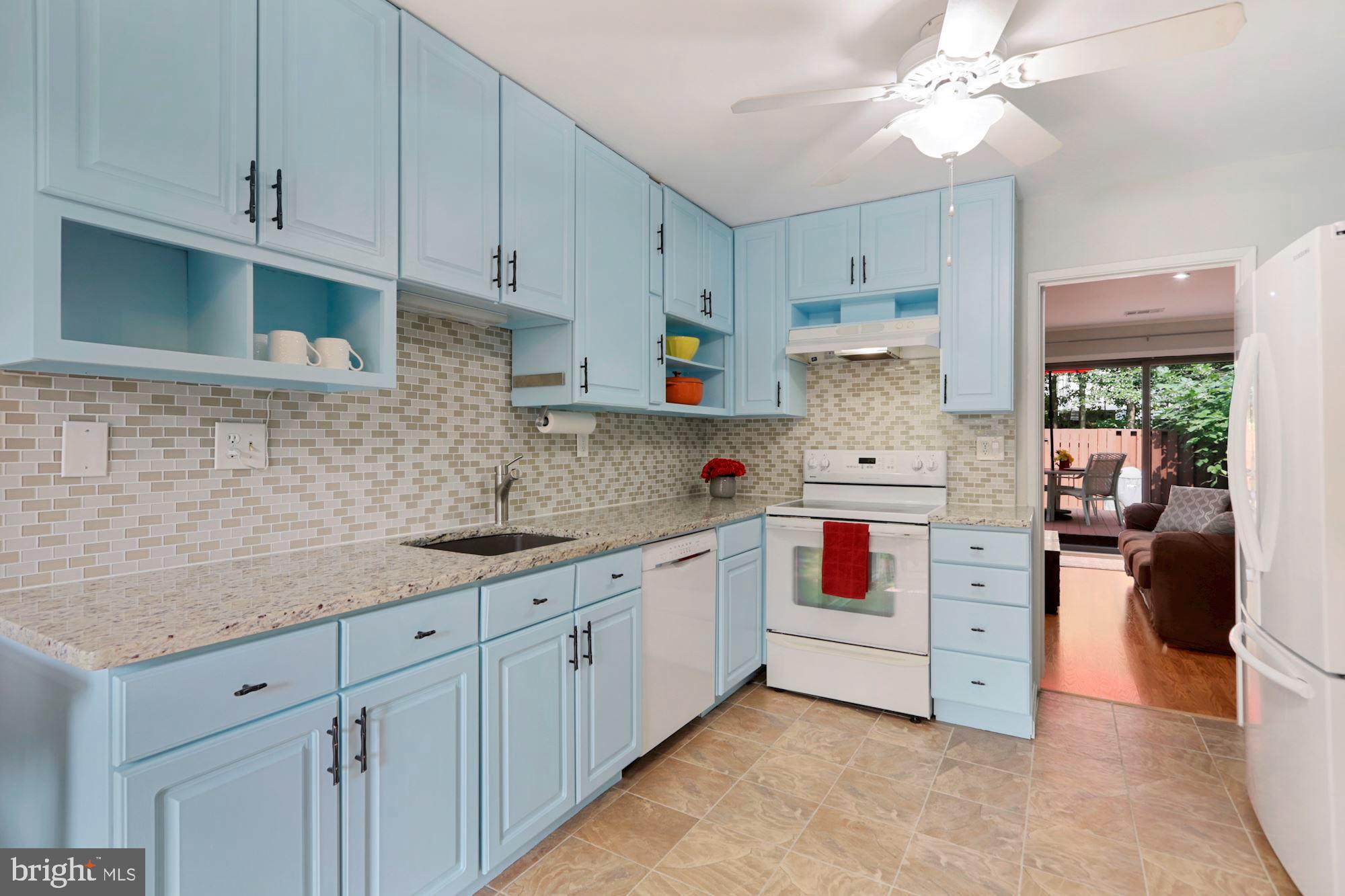 2385 Southgate Square Reston, VA 20191 - Photo 4 of 35