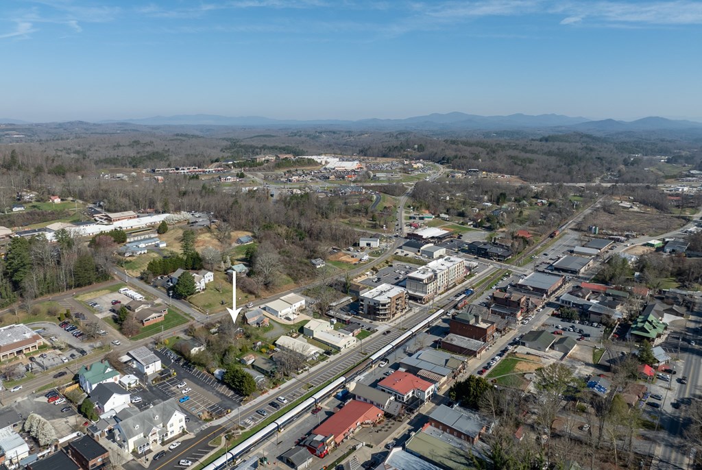 425 West First Street Blue Ridge, GA 30513 - Photo 32 of 33 an aerial view of multiple house