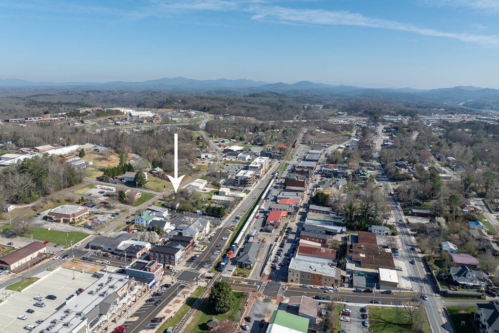 425 West First Street Blue Ridge, GA 30513 - Photo 33 of 33 an aerial view of multiple house