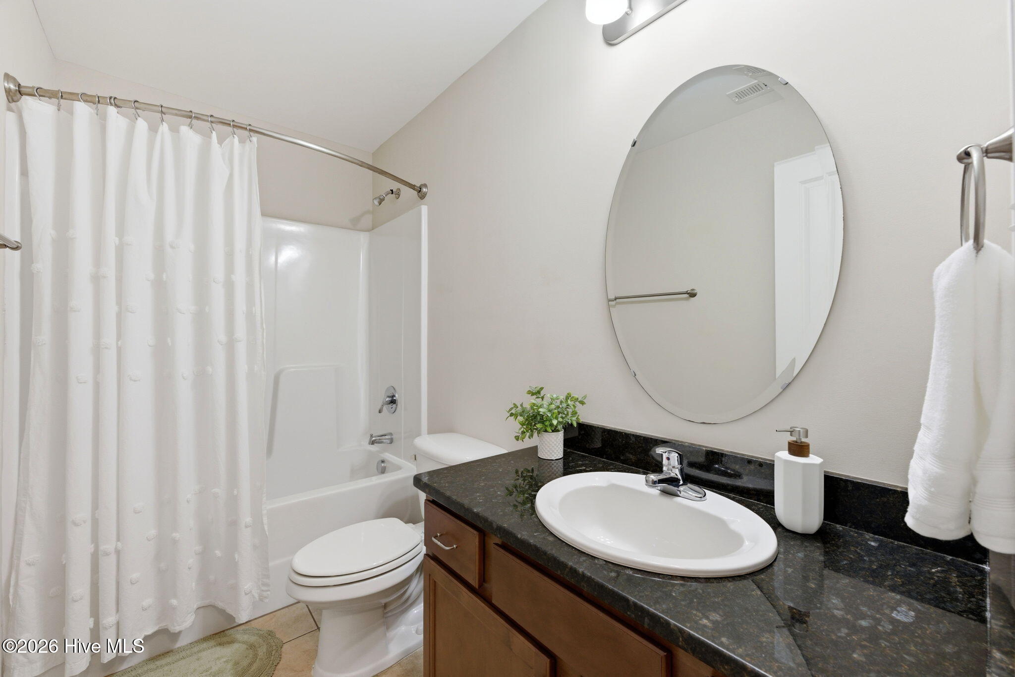 306 Station House Road New Bern, NC 28562 - Photo 8 of 46 hall bath