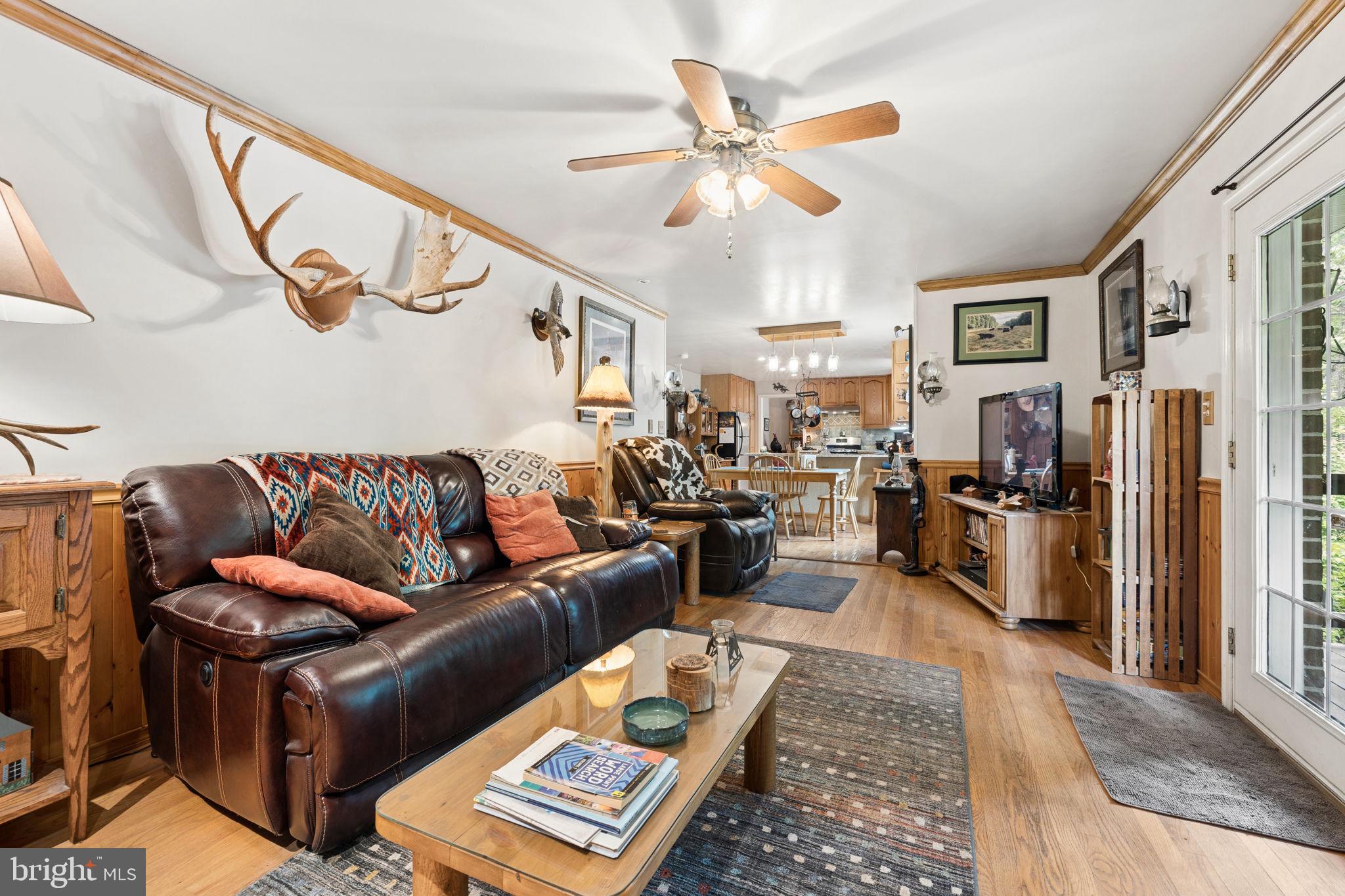 5099 Courtneys Corner Road Sumerduck, VA 22742 - Photo 14 of 73 2nd living room