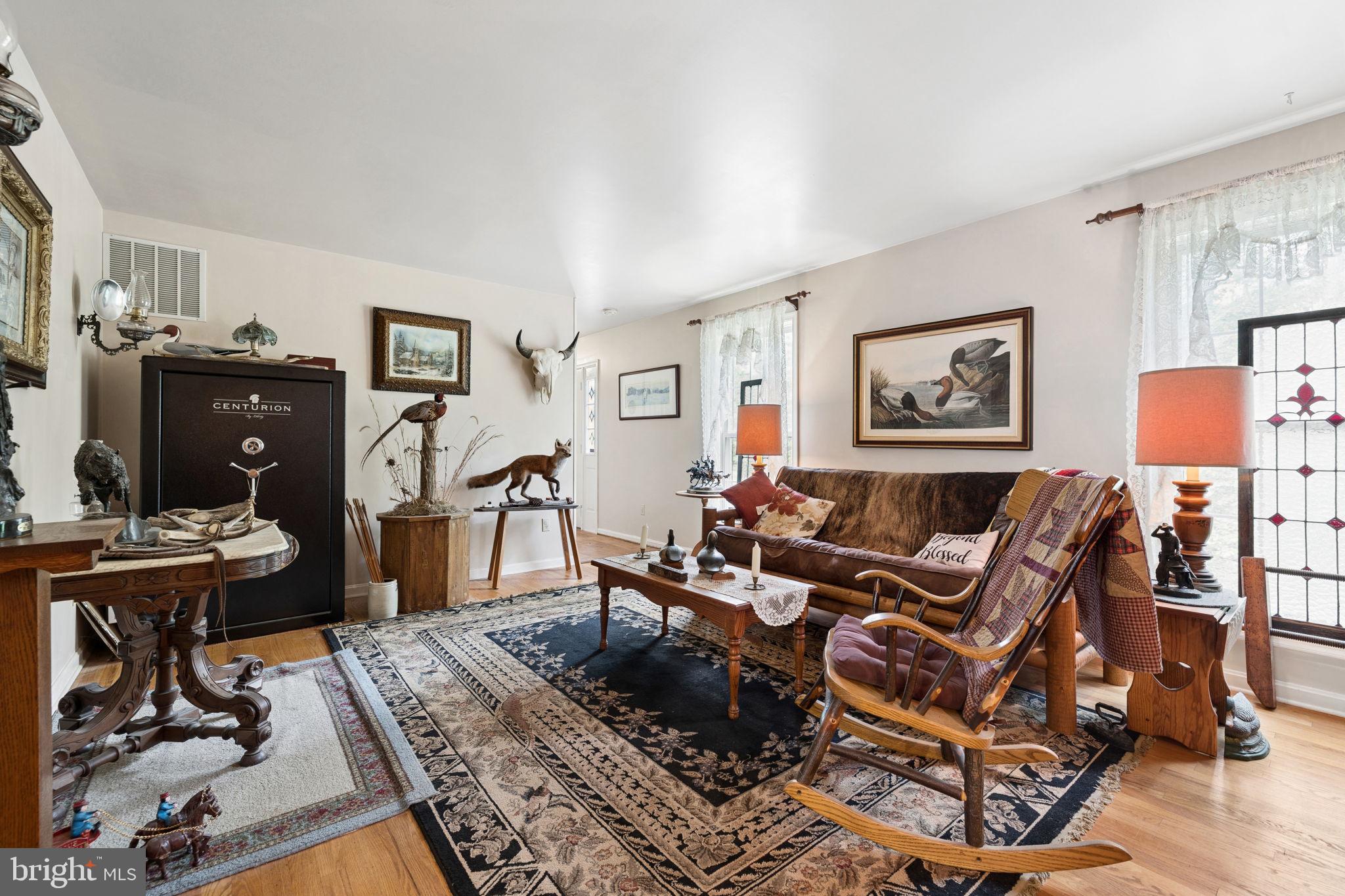5099 Courtneys Corner Road Sumerduck, VA 22742 - Photo 8 of 73 Living room/sitting room