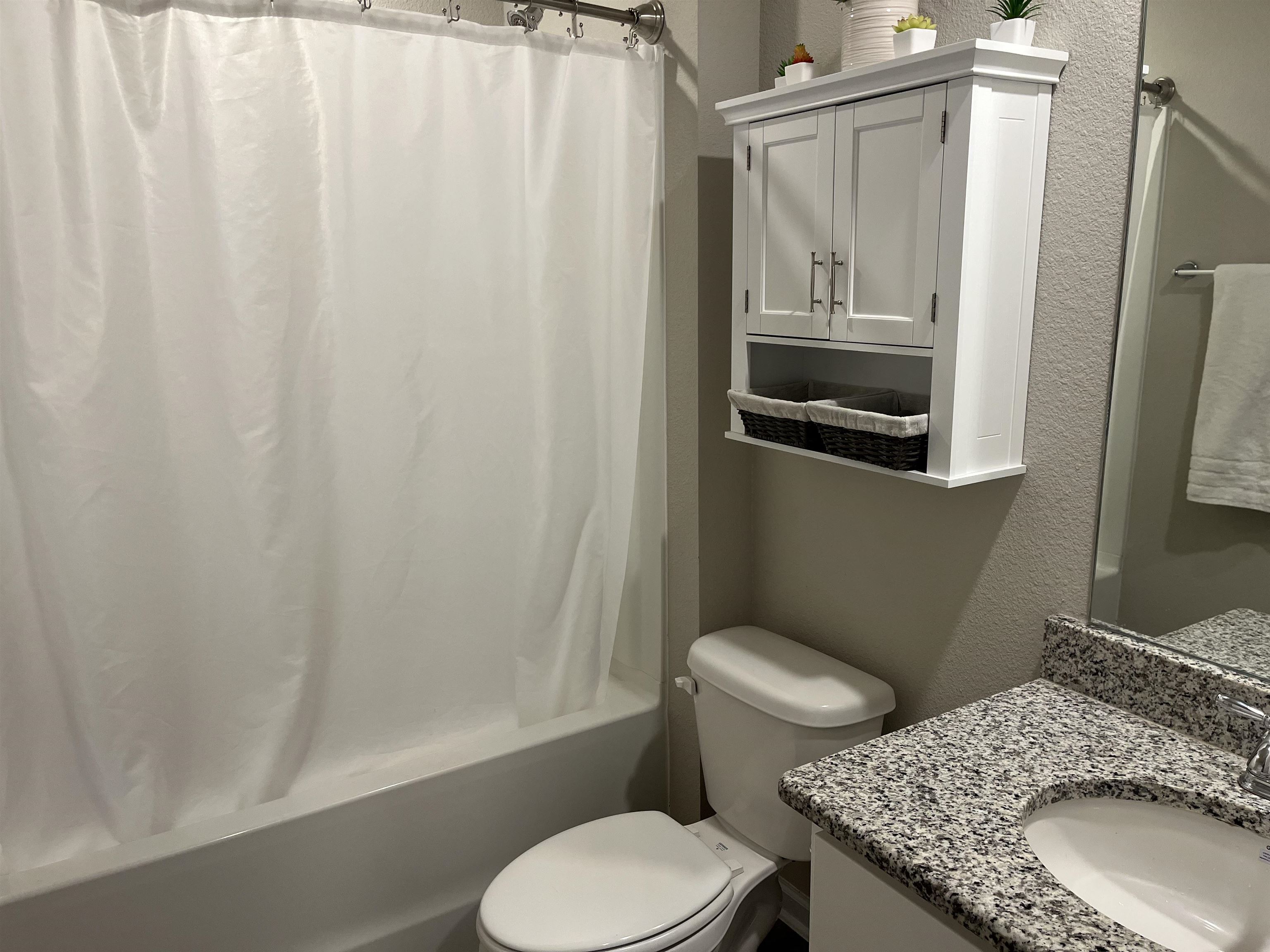 7952 Irwin Loop Daphne, AL 36526 - Photo 15 of 22 Bathroom