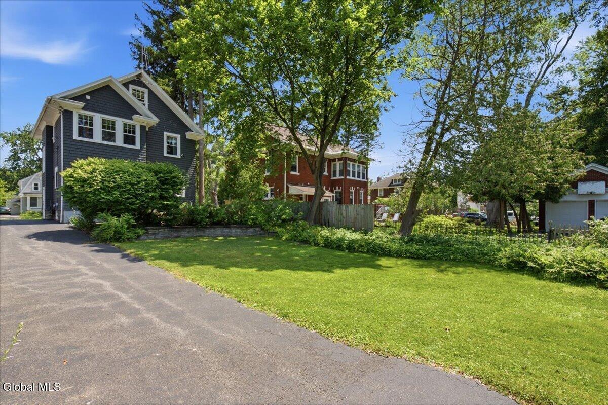 809 Wright Avenue Schenectady, NY 12309 - Photo 29 of 35 08-005_MW2_3336