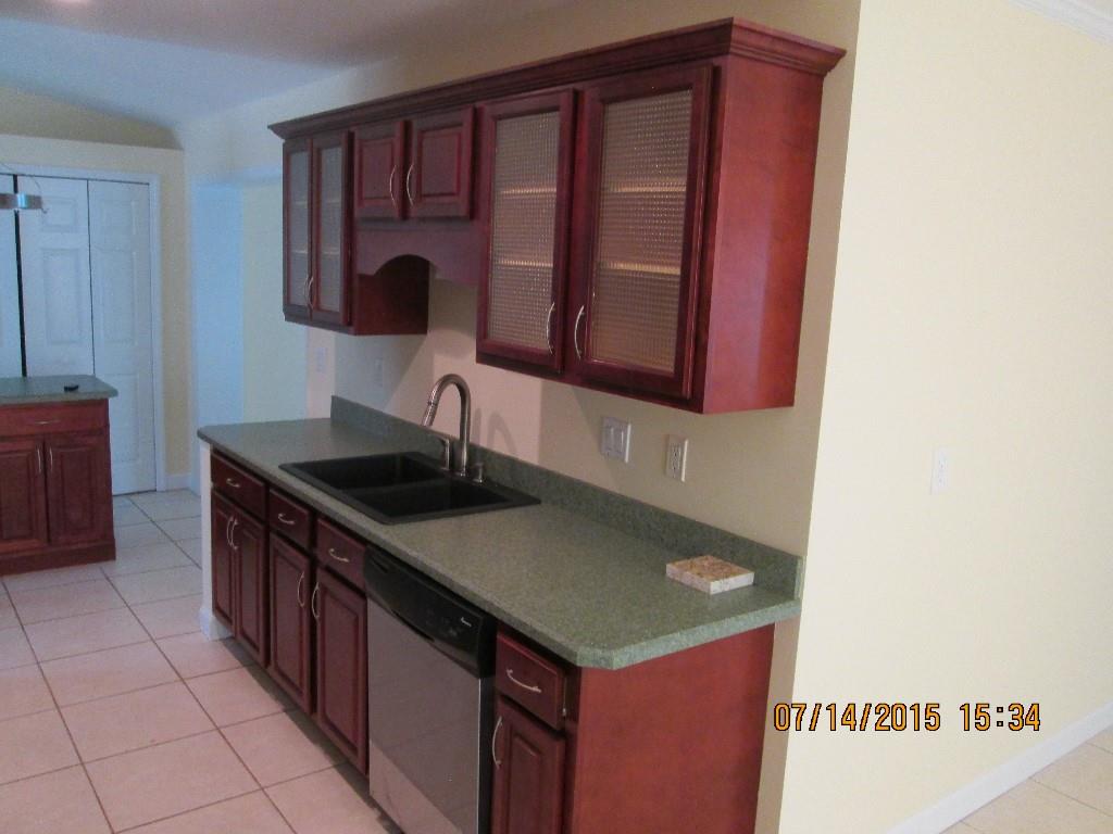 919 Riviera Avenue Sebastian, FL 32958 - Photo 13 of 25 Gallery Image 13