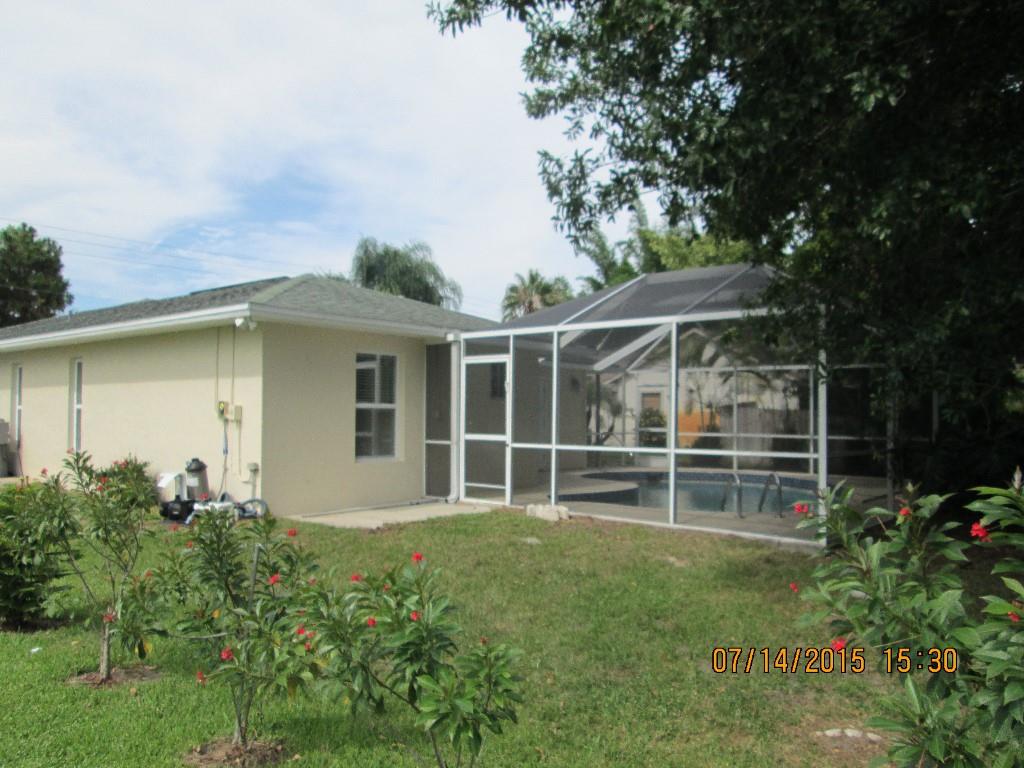 919 Riviera Avenue Sebastian, FL 32958 - Photo 3 of 25 Gallery Image 3