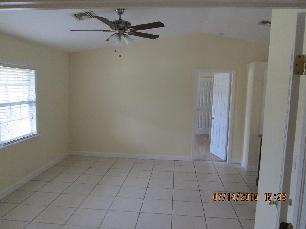 919 Riviera Avenue Sebastian, FL 32958 - Photo 10 of 25 Gallery Image 10