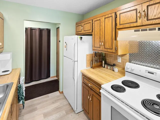 $114,000 | 161 Mindy Lane, Unit 9, Montrose, MN 55363