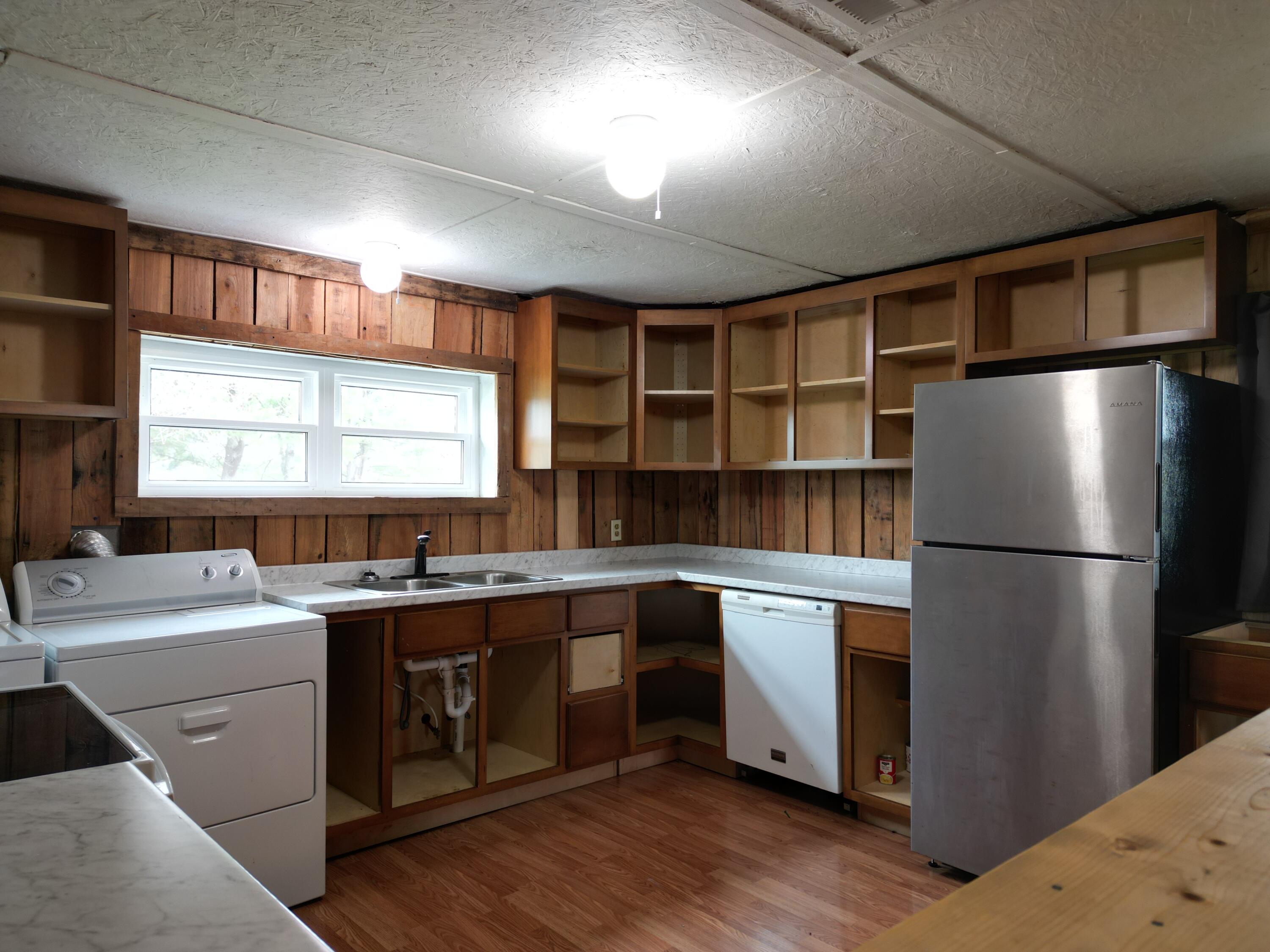 541 Liberty Road Eubank, KY 42567 - Photo 23 of 35 Kitchen