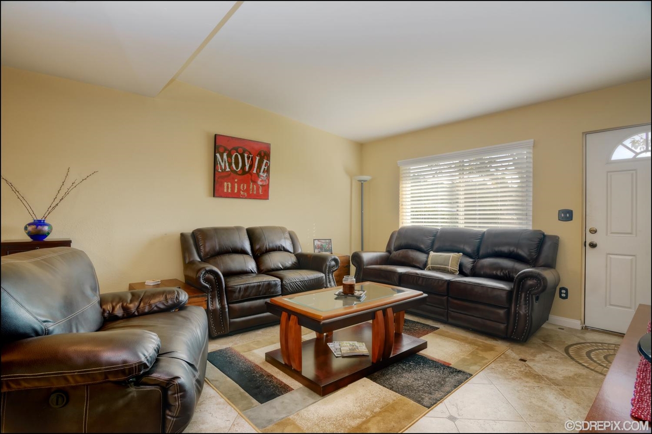 13682 Somerset Road Poway, CA 92064 - Photo 4 of 25