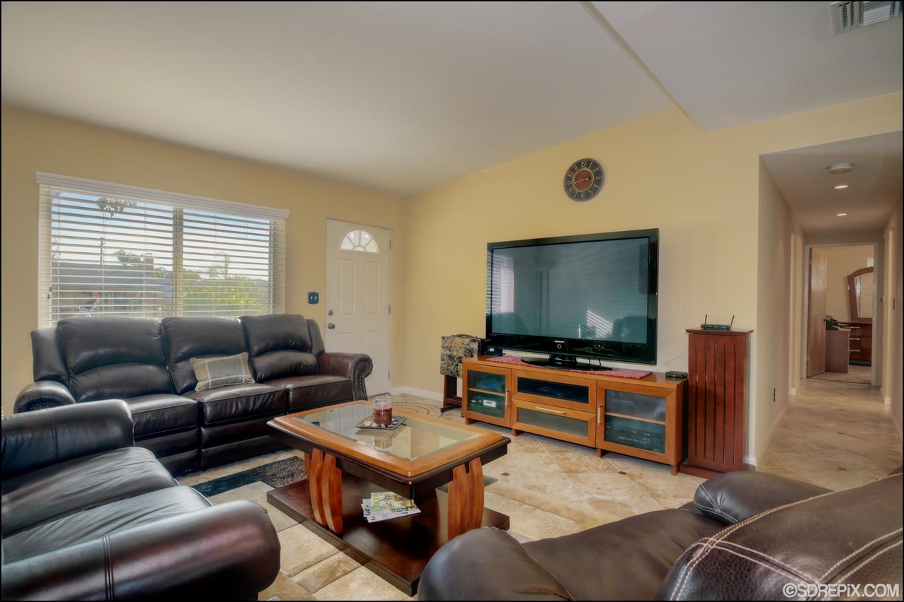 13682 Somerset Road Poway, CA 92064 - Photo 7 of 25