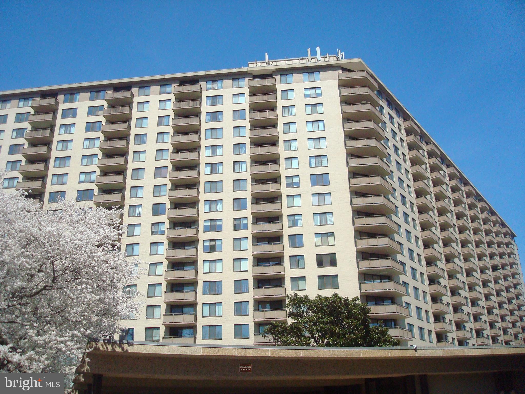 5225 Pooks Hill Road, Unit 323S Bethesda, MD 20814 - Photo 2 of 36