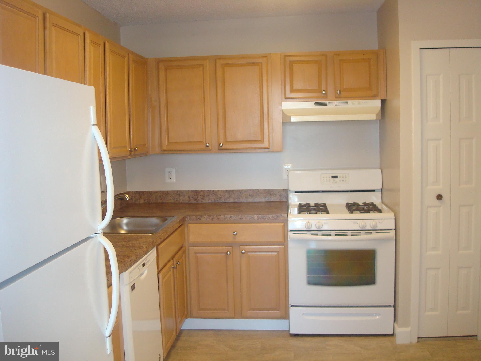 5225 Pooks Hill Road, Unit 323S Bethesda, MD 20814 - Photo 10 of 36