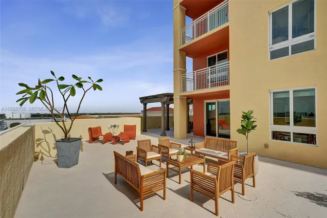 $535,000 | 7350 Southwest 89th Street, Unit 911S, Miami, FL 33156