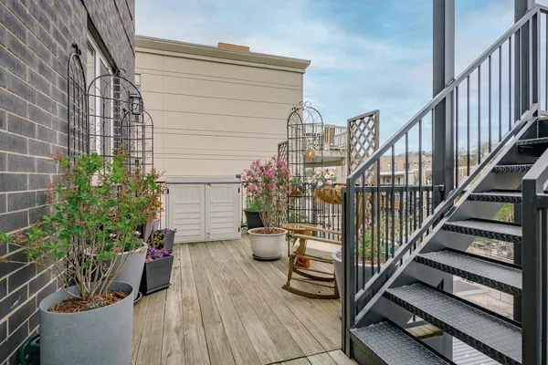 $725,000 | 5236 North Kenmore Avenue, Unit 3S, Chicago, IL 60640