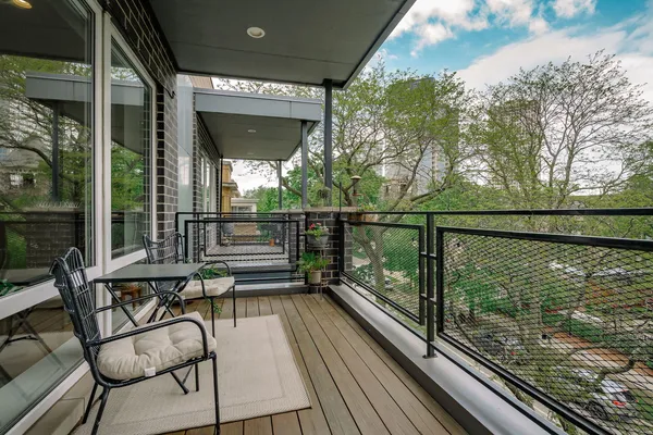 $725,000 | 5236 North Kenmore Avenue, Unit 3S, Chicago, IL 60640