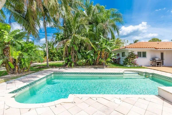 $8,500 | 14610 Tarpon Drive, Coral Gables, FL 33158