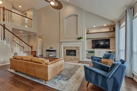 $745,000 | 7 Vincent Court, The Woodlands, TX 77382