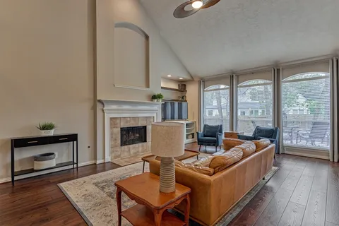 $745,000 | 7 Vincent Court, The Woodlands, TX 77382