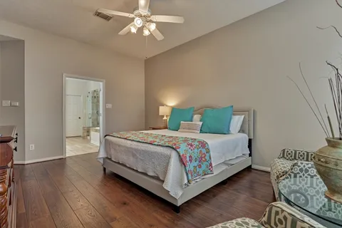 $745,000 | 7 Vincent Court, The Woodlands, TX 77382