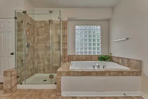 $745,000 | 7 Vincent Court, The Woodlands, TX 77382