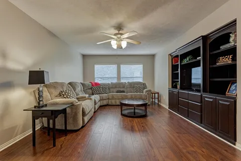 $745,000 | 7 Vincent Court, The Woodlands, TX 77382