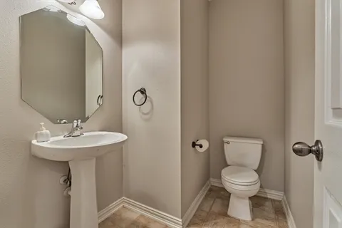 $745,000 | 7 Vincent Court, The Woodlands, TX 77382